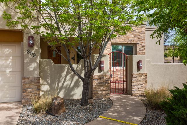 309 Plaza Muchomas, Bernalillo, NM 87004