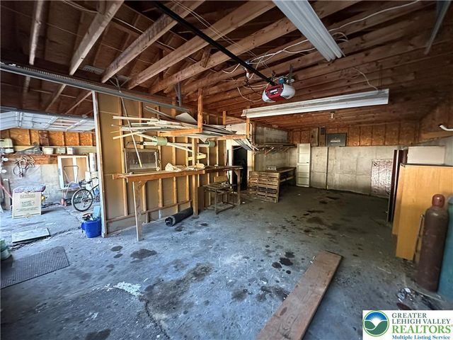 3538 Mountain Road, Washington Twp, PA 18080