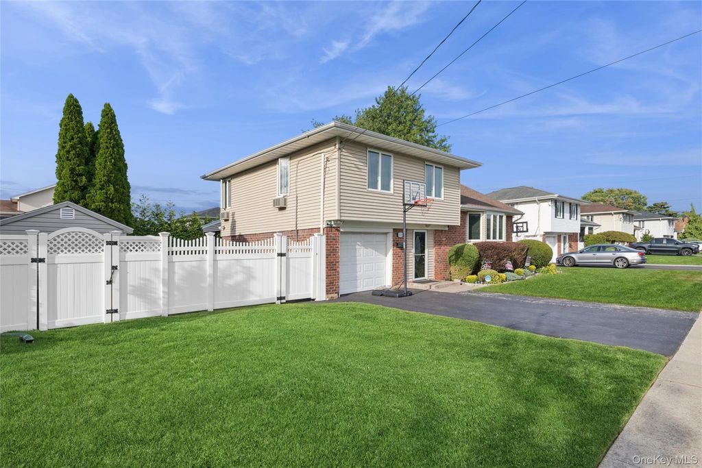 329 N Wyoming Avenue, Massapequa, NY 11758