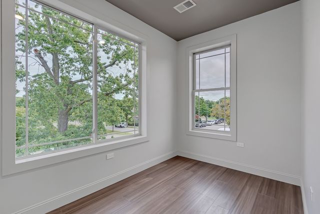 9100 Kenton Avenue, Skokie, IL 60076