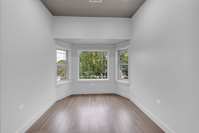 9100 Kenton Avenue, Skokie, IL 60076