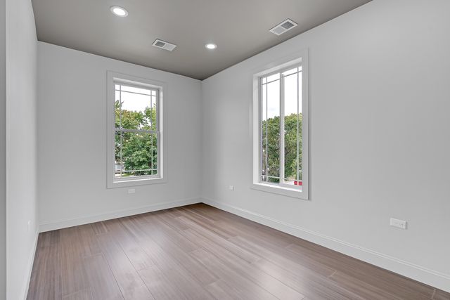 9100 Kenton Avenue, Skokie, IL 60076