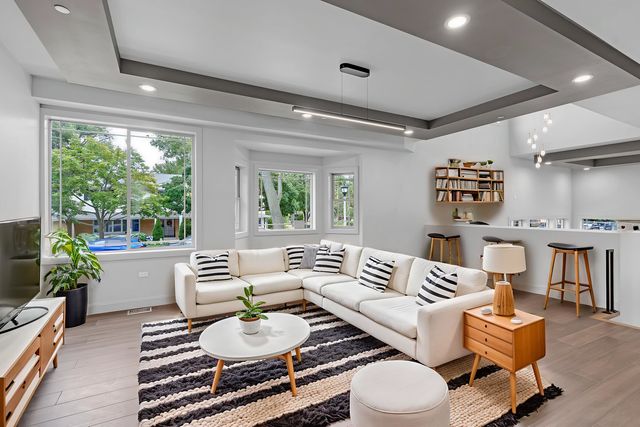 9100 Kenton Avenue, Skokie, IL 60076