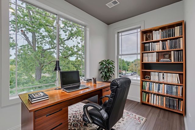 9100 Kenton Avenue, Skokie, IL 60076