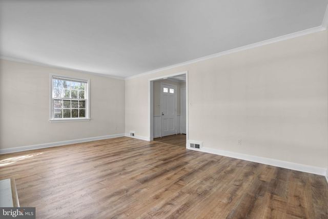 5617 KNOLLWOOD RD, Bethesda, MD 20816