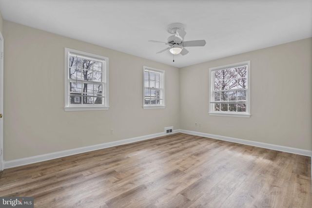 5617 KNOLLWOOD RD, Bethesda, MD 20816