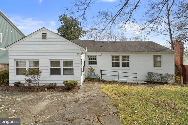 5617 KNOLLWOOD RD, Bethesda, MD 20816