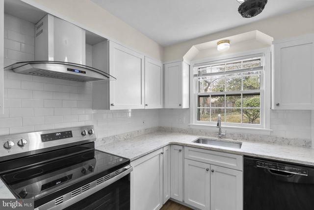 5617 KNOLLWOOD RD, Bethesda, MD 20816