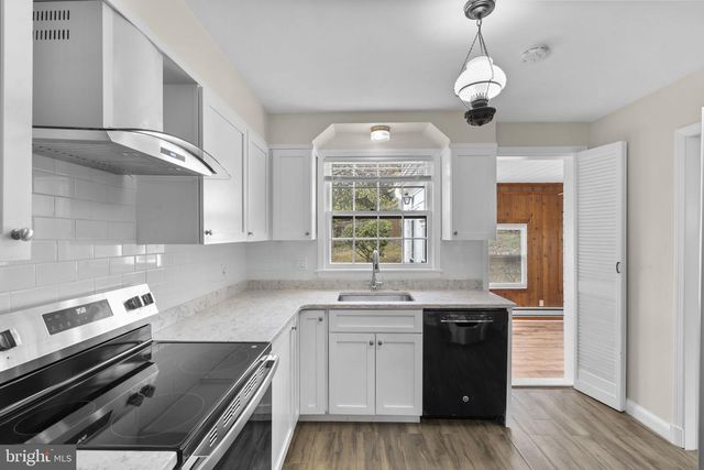 5617 KNOLLWOOD RD, Bethesda, MD 20816