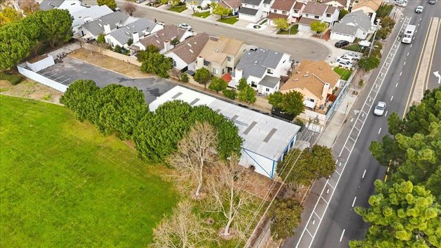 593 Industrial Parkway West, Hayward, CA 94544