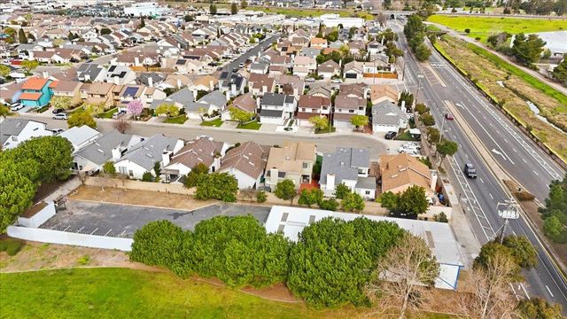 593 Industrial Parkway West, Hayward, CA 94544