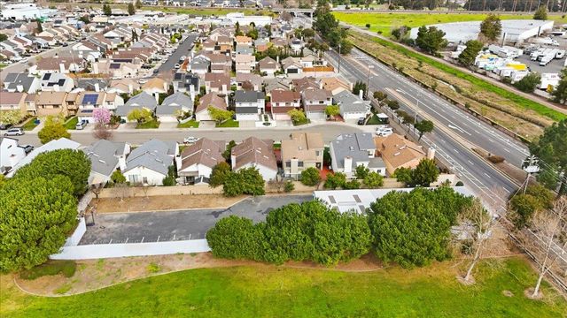 593 Industrial Parkway West, Hayward, CA 94544