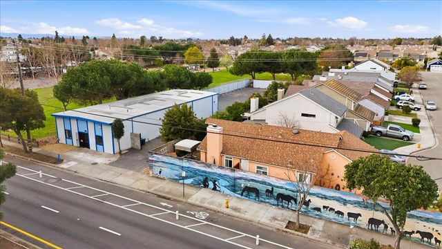 593 Industrial Parkway West, Hayward, CA 94544