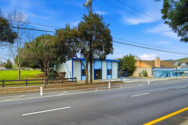 593 Industrial Parkway West, Hayward, CA 94544
