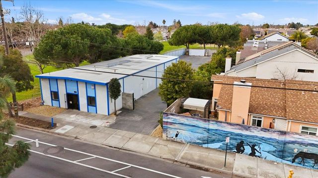593 Industrial Parkway West, Hayward, CA 94544