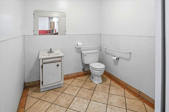 593 Industrial Parkway West, Hayward, CA 94544