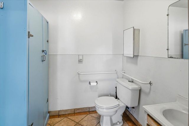 593 Industrial Parkway West, Hayward, CA 94544