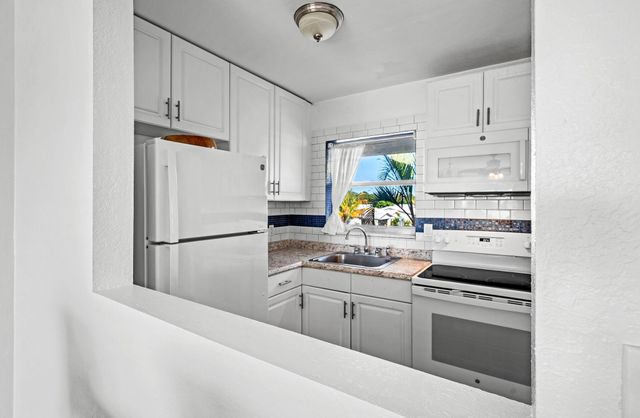 2851 E Golf Boulevard 205, Pompano Beach, FL 33064