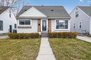 2333 Barrett Avenue, Royal Oak City, MI 48067