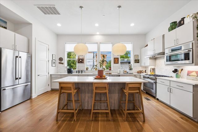 1002 Concordia Ave, Austin, TX 78705