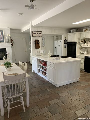 410 Rilla Vista, San Antonio, TX 78216