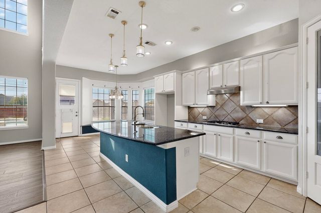 10309 Crowne Pointe Lane, Fort Worth, TX 76244