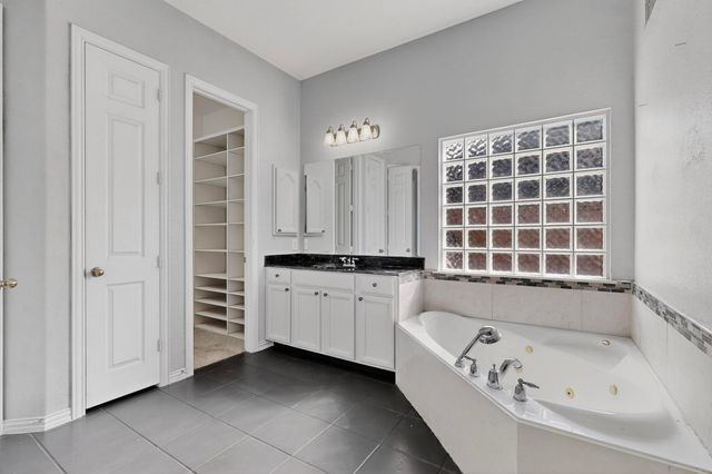 10309 Crowne Pointe Lane, Fort Worth, TX 76244