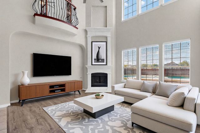 10309 Crowne Pointe Lane, Fort Worth, TX 76244