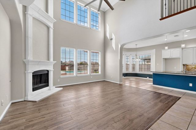 10309 Crowne Pointe Lane, Fort Worth, TX 76244