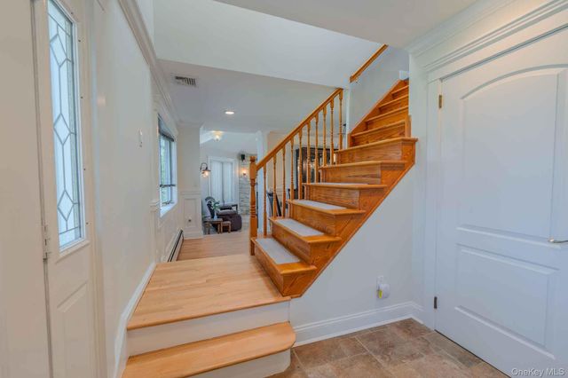 484 Washington Avenue, Lindenhurst, NY 11757