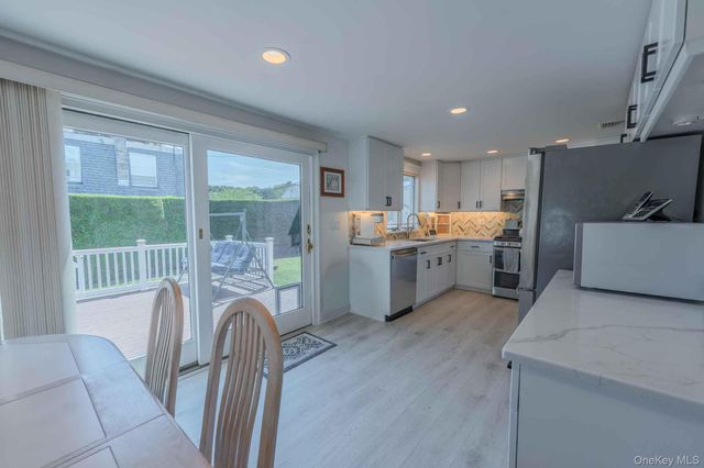 484 Washington Avenue, Lindenhurst, NY 11757