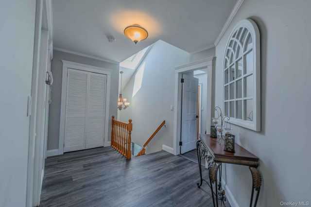 484 Washington Avenue, Lindenhurst, NY 11757