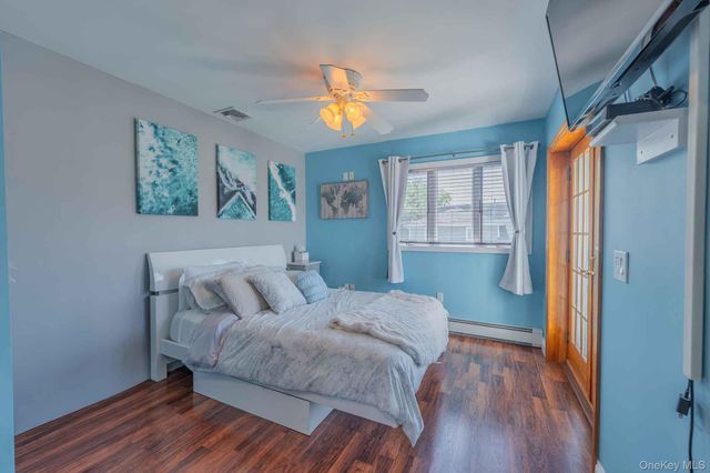 484 Washington Avenue, Lindenhurst, NY 11757