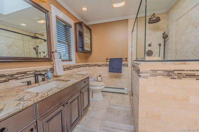 484 Washington Avenue, Lindenhurst, NY 11757