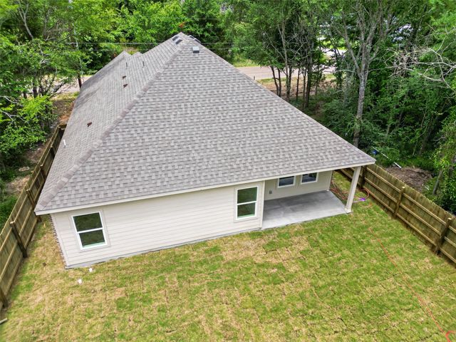 304 N Cherokee Shores Drive, Mabank, TX 75156