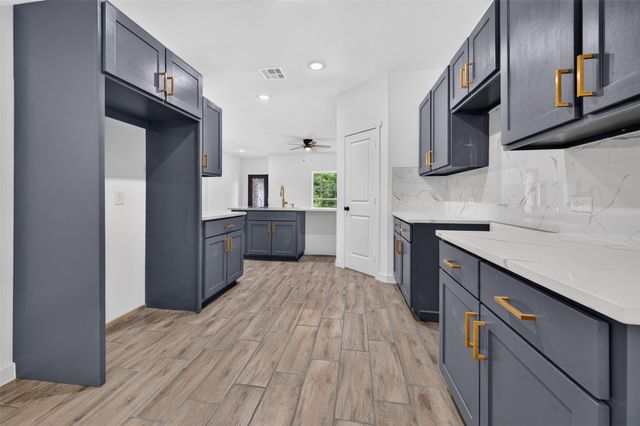 304 N Cherokee Shores Drive, Mabank, TX 75156