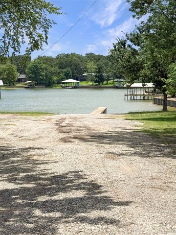 304 N Cherokee Shores Drive, Mabank, TX 75156