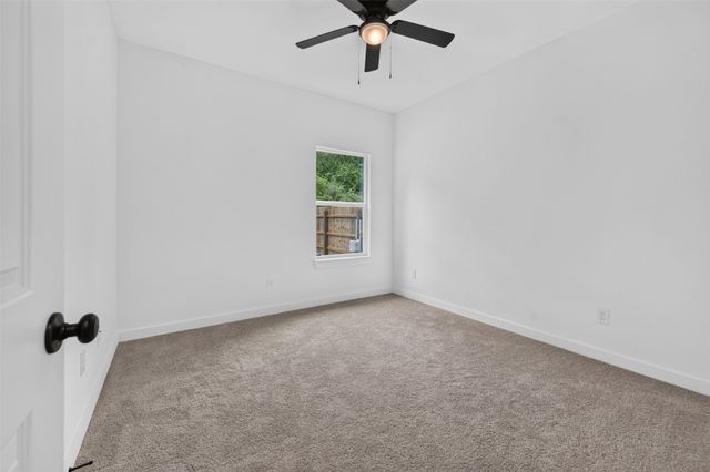 304 N Cherokee Shores Drive, Mabank, TX 75156