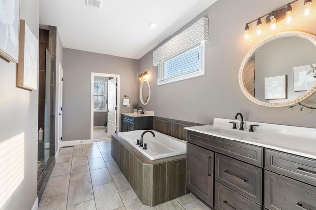 8458 Chesapeake Way NW, Pickerington, OH 43147