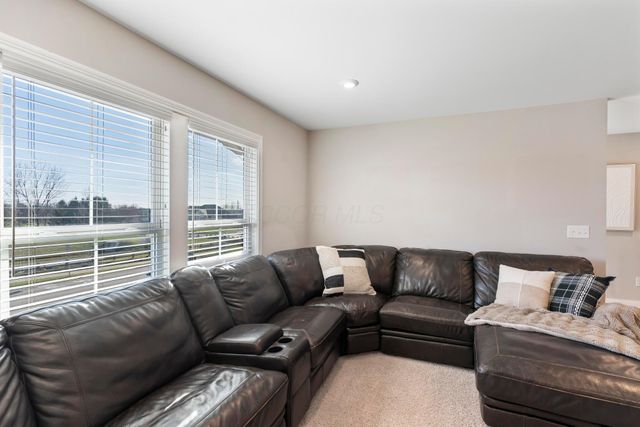 8458 Chesapeake Way NW, Pickerington, OH 43147