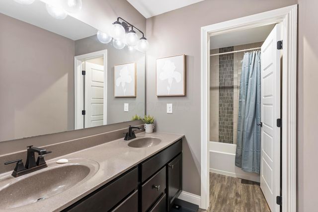 8458 Chesapeake Way NW, Pickerington, OH 43147