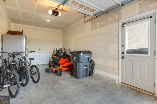 8458 Chesapeake Way NW, Pickerington, OH 43147