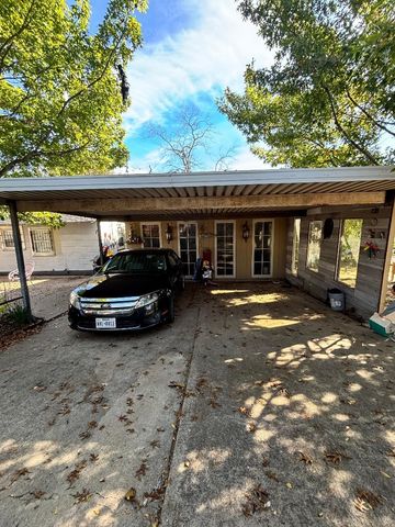 2577 22nd Street, Fort Worth, TX 76106