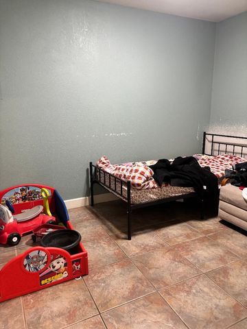 2577 22nd Street, Fort Worth, TX 76106