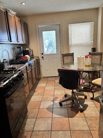 2577 22nd Street, Fort Worth, TX 76106