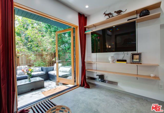 4135 Michael Avenue, Los Angeles, CA 90066