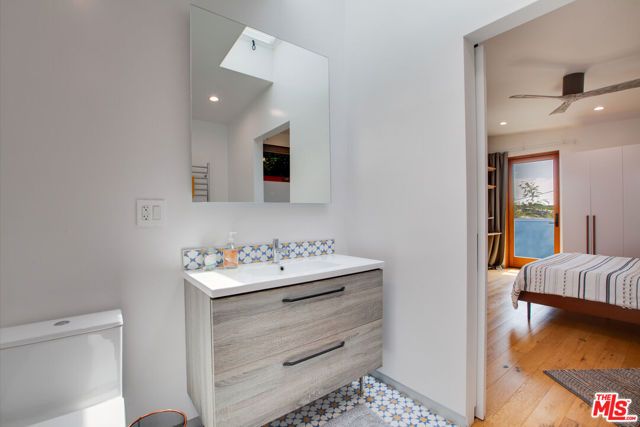 4135 Michael Avenue, Los Angeles, CA 90066