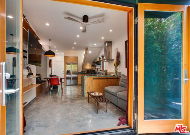 4135 Michael Avenue, Los Angeles, CA 90066