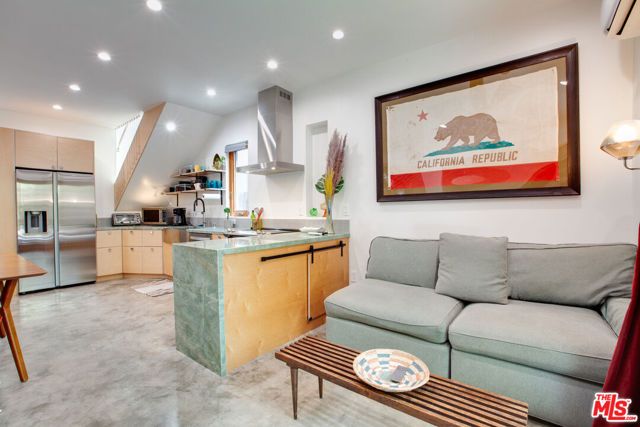 4135 Michael Avenue, Los Angeles, CA 90066
