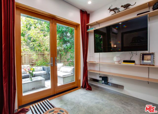 4135 Michael Avenue, Los Angeles, CA 90066